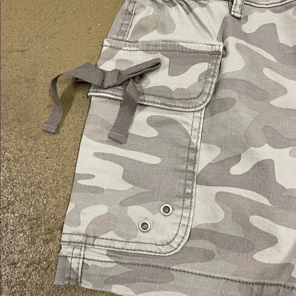 COLORFUL PLANET Camouflage Cargo Bow Shorts Girls Size 14 NWT
